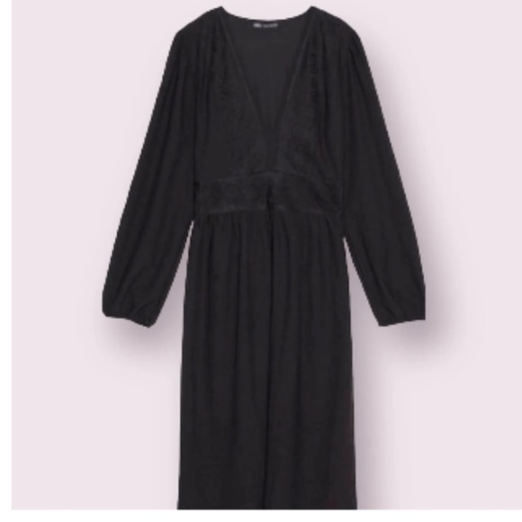 Zara A-Line Pilgrim Black v Neck Midi Dress Small
ZARA - Picture 5 of 8